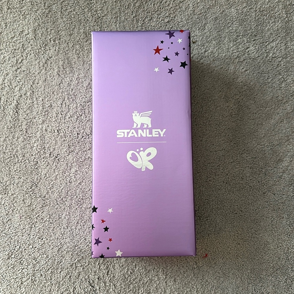 New In Box Olivia Rodrigo The Flowstate Quencher H2.0 40 oz Tumbler